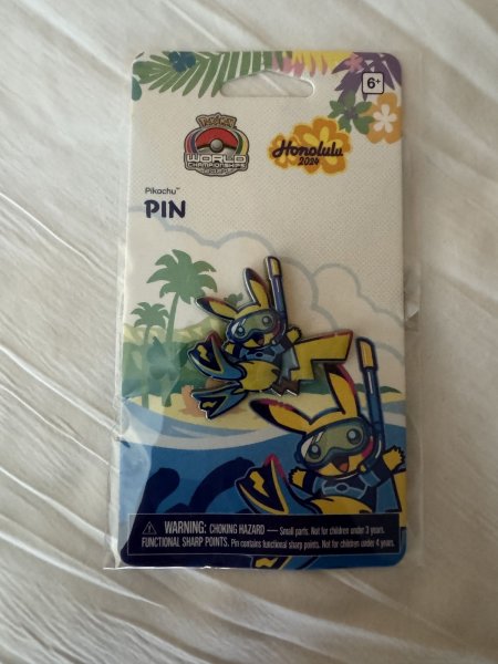 画像1: WCS2024 ホノルル　PIN ハワイピカチュウ【2号店でも販売中】 (1)